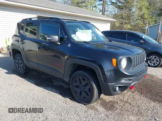2018 Jeep Renegade Trailhawk z VIN ZACCJBCB7JPH63647, wystawiony jako IAAI lot #42103197 z przebiegiem 106 383 mil mil oraz . Historia ofert i sprzedaży dostępna na DreamBid. Obrazek 1.