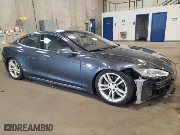 2014 Tesla Model S 60 with VIN 5YJSA1H14EFP53113, listed as a Copart auction lot 69430934 with 116,970 mi miles and Non repairable. Bid and sale history available at DreamBid. Image 4.