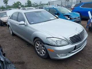 2007 Mercedes-Benz S 550 z VIN WDDNG86X17A129718, wystawiony jako IAAI lot #42346125 z przebiegiem 146 590 mil mil oraz . Historia ofert i sprzedaży dostępna na DreamBid. Obrazek 1.