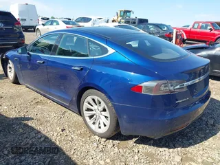 2017 Tesla Model S 100D с VIN 5YJSA1E25HF188114, выставлен на аукционе IAAI как лот 42193125 с пробегом 114 587 миль миль и . История ставок и продаж доступна на DreamBid. Изображение 3.