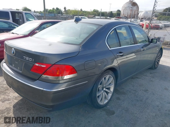 2007 BMW 7 Series 750i with VIN WBAHL83507DT08334, listed as a IAAI auction lot 42101186 with 202,353 mi miles and . Bid and sale history available at carsss.com. Image 4.