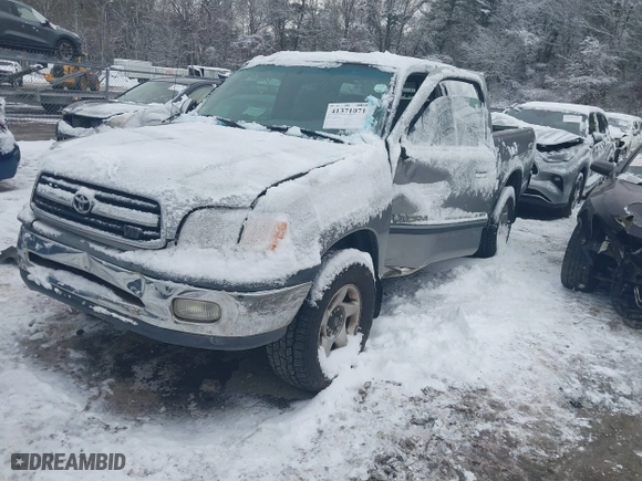 2002 Toyota Tundra SR5 with VIN 5TBBT44182S302560, listed as a IAAI auction lot 41371071 with 230,800 mi miles. Bid and sale history available at carsss.com. Image 2.