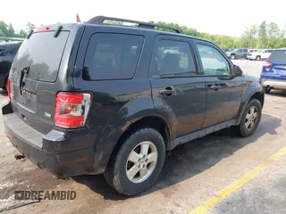 2011 Ford Escape XLT с VIN 1FMCU9DG4BKA64865, выставлен на аукционе IAAI как лот 42411474 с пробегом Не указан миль и . История ставок и продаж доступна на DreamBid. Изображение 4.