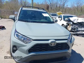 2021 Toyota RAV4 XLE with VIN 2T3W1RFV2MW137411, listed as a IAAI auction lot 41781029 with 80,002 mi miles. Bid and sale history available at carsss.com. Image 12.