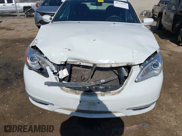 2013 Chrysler 200 LX with VIN 1C3CCBAB1DN640487, listed as a IAAI auction lot 41772952 with 173,109 mi miles. Bid and sale history available at carsss.com. Image 6.