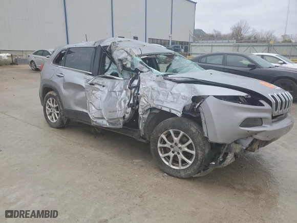 2016 Jeep Cherokee Altitude with VIN 1C4PJMCB6GW154378, listed as a Copart auction lot 80642934 with 0 mi miles and Non Repairable. Bid and sale history available at carsss.com. Image 4.
