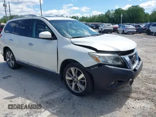 2015 Nissan Pathfinder Platinum z VIN 5N1AR2MM0FC613659, wystawiony jako IAAI lot #42194214 z przebiegiem 138 180 mil mil oraz . Historia ofert i sprzedaży dostępna na DreamBid. Obrazek 1.