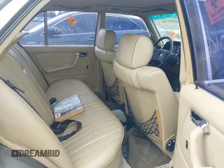 1985 Mercedes-Benz 300 with VIN WDBAB33C5FA233413, listed as a IAAI auction lot 41933343 with 110,651 mi miles and . Bid and sale history available at DreamBid. Image 8.