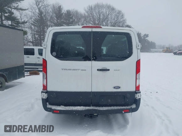 2019 Ford Transit Passenger XL z VIN 1FBZX2ZM4KKB53934, wystawiony jako IAAI lot #41260226 z przebiegiem 153 409 mil mil oraz . Historia ofert i sprzedaży dostępna na DreamBid. Obrazek 17.