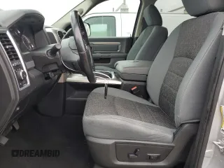 2018 Ram 2500 Big Horn z VIN 3C6UR5DLXJG333139, wystawiony jako Copart lot #56044135 z przebiegiem 105 500 mil mil oraz Szkoda całkowita • Salvage title. Historia ofert i sprzedaży dostępna na DreamBid. Obrazek 7.