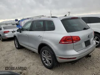 2016 Volkswagen Touareg Sport with VIN WVGEF9BP4GD010645, listed as a Copart auction lot 43271015 with 52,803 mi miles and Salvage Title. Bid and sale history available at DreamBid. Image 2.