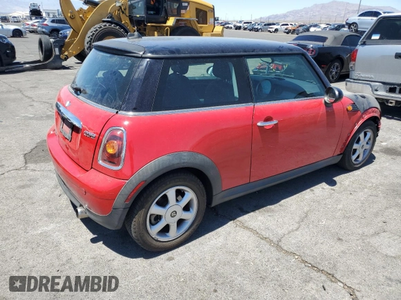 2008 MINI Hardtop z VIN WMWMF33518TT66193, wystawiony jako Copart lot #65858675 z przebiegiem 155 749 mil mil oraz Czysty tytuł • Clean title. Historia ofert i sprzedaży dostępna na DreamBid. Obrazek 3.