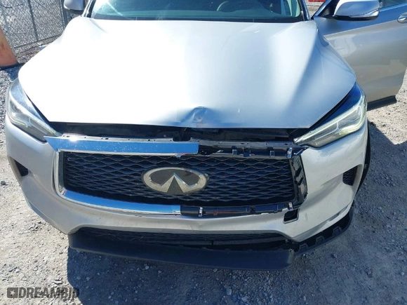 2019 Infiniti QX50 ESSENTIAL with VIN 3PCAJ5M19KF122135, listed as a IAAI auction lot 41722309 with 145,920 mi miles. Bid and sale history available at carsss.com. Image 6.