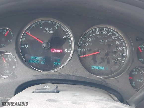 2011 GMC Sierra 2500HD Denali with VIN 1GT125C83BF229026, listed as a IAAI auction lot 41537365 with 330,495 mi miles. Bid and sale history available at carsss.com. Image 15.