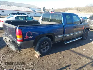 2000 Chevrolet Silverado 1500 LS with VIN 2GCEK19T8Y1253263, listed as a IAAI auction lot 41753116 with 174,610 mi miles. Bid and sale history available at carsss.com. Image 4.