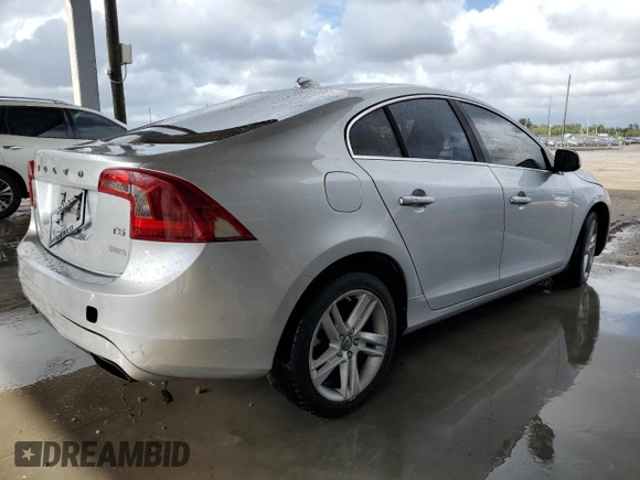 2015 Volvo S60 T5 Drive-E Premier с VIN YV140MFB7F1314727, выставлен на аукционе Copart как лот 84855544 с пробегом 128 854 миль миль и Списание • Salvage title. История ставок и продаж доступна на DreamBid. Изображение 3.
