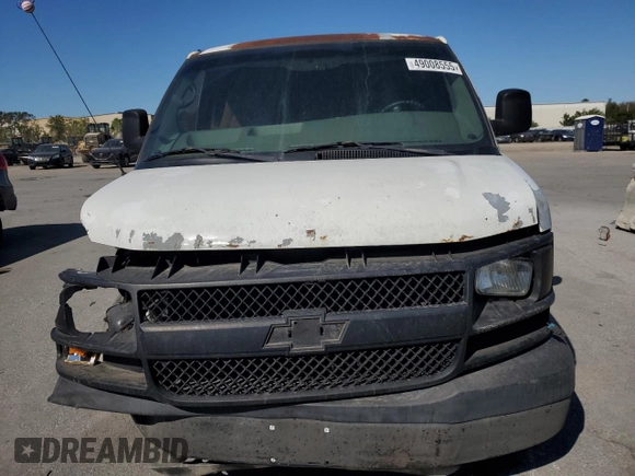2006 Chevrolet Express Cargo Van with VIN 1GCGG29VX61141682, listed as a Copart auction lot 49008555 with 331,762 mi miles and Salvage Title. Bid and sale history available at carsss.com. Image 5.