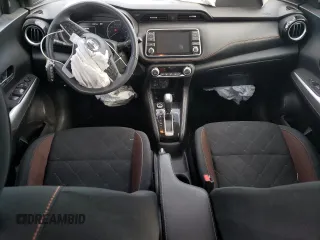 2020 Nissan Kicks SR z VIN 3N1CP5DV8LL477913, wystawiony jako Copart lot #57950245 z przebiegiem 31 009 mil mil oraz Szkoda całkowita • Salvage title. Historia ofert i sprzedaży dostępna na DreamBid. Obrazek 8.