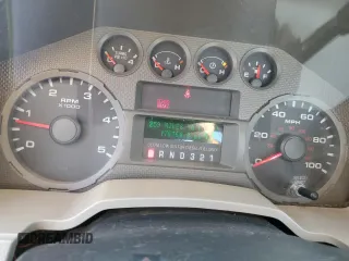 2008 Ford F-250 z VIN 1FTSF20R98EC21452, wystawiony jako Copart lot #72365584 z przebiegiem 178 764 mil mil oraz Szkoda całkowita • Salvage title. Historia ofert i sprzedaży dostępna na DreamBid. Obrazek 9.