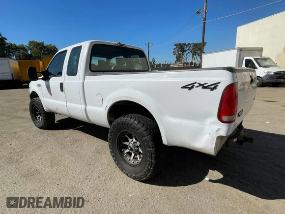 2001 Ford F-250 XL z VIN 3FTNX21L81MA87019, wystawiony jako Copart lot #64358625 z przebiegiem 177 555 mil mil oraz Czysty tytuł • Clean title. Historia ofert i sprzedaży dostępna na DreamBid. Obrazek 4.