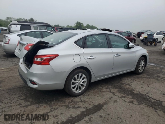 2018 Nissan Sentra SV z VIN 3N1AB7AP9JL661911, wystawiony jako Copart lot #56884985 z przebiegiem 43 129 mil mil oraz Szkoda całkowita • Salvage title. Historia ofert i sprzedaży dostępna na DreamBid. Obrazek 3.