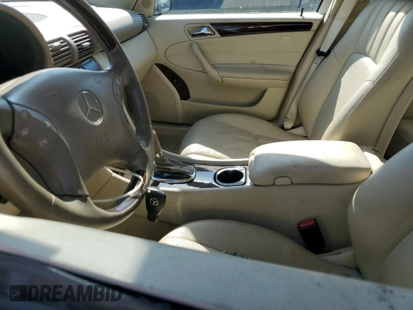 2005 Mercedes-Benz C 240 z VIN WDBRH81JX5F645392, wystawiony jako Copart lot #74801314 z przebiegiem 129 215 mil mil oraz Szkoda całkowita • Salvage title. Historia ofert i sprzedaży dostępna na DreamBid. Obrazek 7.