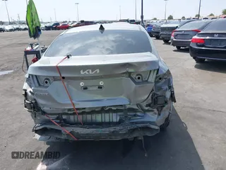 2024 Kia Forte LXS z VIN 3KPF24AD1RE748029, wystawiony jako IAAI lot #42107090 z przebiegiem 27 832 mil mil oraz . Historia ofert i sprzedaży dostępna na DreamBid. Obrazek 17.
