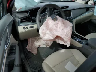2022 Cadillac XT5 FWD Premium Luxury z VIN 1GYKNCRS9NZ130520, wystawiony jako Copart lot #47178275 z przebiegiem 8 564 mil mil oraz Szkoda całkowita • Salvage title. Historia ofert i sprzedaży dostępna na DreamBid. Obrazek 8.