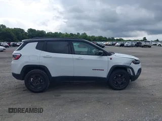 2024 Jeep Compass Trailhawk with VIN 3C4NJDDN2RT602771, listed as a IAAI auction lot 42462793 with 25,152 mi miles and . Bid and sale history available at DreamBid. Image 13.