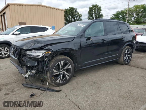 2021 Volvo XC90 R-Design with VIN YV4BR0CM6M1683266, listed as a Copart auction lot 55393944 with 31,584 mi miles and Salvage Title. Bid and sale history available at carsss.com. Image 1.