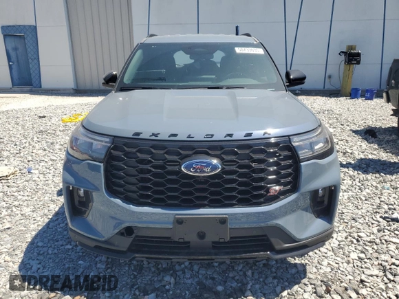 2025 Ford Explorer ST with VIN 1FMWK8GC4SGB16875, listed as a Copart auction lot 50733035 with 140 mi miles and Salvage Title. Bid and sale history available at carsss.com. Image 5.