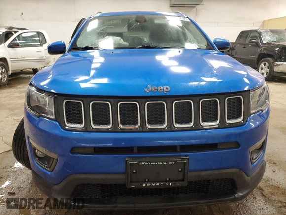 2019 Jeep Compass Latitude with VIN 3C4NJDBBXKT792396, listed as a Copart auction lot 53623435 with 84,473 mi miles and Salvage title. Bid and sale history available at DreamBid. Image 5.
