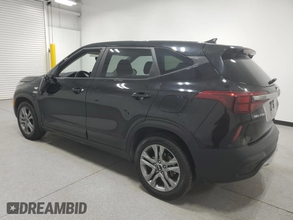 2021 Kia Seltos LX with VIN KNDEPCAA8M7230201, listed as a Copart auction lot 65200625 with 152,581 mi miles and Clean title. Bid and sale history available at DreamBid. Image 2.