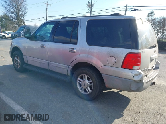 2003 Ford Expedition Special Service with VIN 1FMPU15L53LC50263, listed as a IAAI auction lot 41408415 with 124,891 mi miles. Bid and sale history available at carsss.com. Image 3.