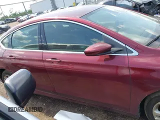 2015 Chrysler 200 Limited z VIN 1C3CCCAB0FN606047, wystawiony jako IAAI lot #42558032 z przebiegiem 185 529 mil mil oraz . Historia ofert i sprzedaży dostępna na DreamBid. Obrazek 13.