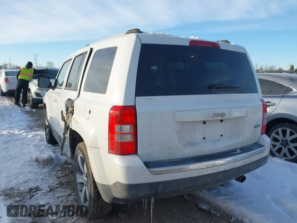 2016 Jeep Patriot Latitude with VIN 1C4NJPFA5GD621054, listed as a IAAI auction lot 41607714 with 118,625 mi miles and . Bid and sale history available at DreamBid. Image 3.