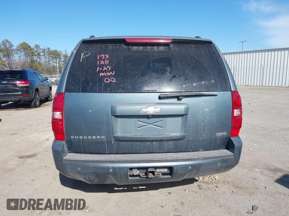 2008 Chevrolet Suburban LTZ z VIN 1GNFC160X8R173120, wystawiony jako IAAI lot #41422800 z przebiegiem 240 167 mil mil oraz . Historia ofert i sprzedaży dostępna na DreamBid. Obrazek 16.