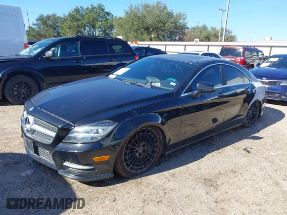2014 Mercedes-Benz CLS-Class CLS 550 with VIN WDDLJ7DB3EA117402, listed as a IAAI auction lot 41171927 with 146,038 mi miles. Bid and sale history available at carsss.com. Image 2.