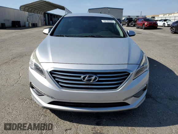 2015 Hyundai Sonata SE z VIN 5NPE24AF7FH002432, wystawiony jako Copart lot #59182285 z przebiegiem 193 754 mil mil oraz Szkoda całkowita • Salvage title. Historia ofert i sprzedaży dostępna na DreamBid. Obrazek 5.