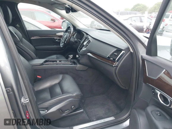 2016 Volvo XC90 T6 Momentum z VIN YV4A22PK5G1055854, wystawiony jako IAAI lot #41915279 z przebiegiem 88 237 mil mil oraz . Historia ofert i sprzedaży dostępna na DreamBid. Obrazek 5.