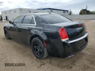 2015 Chrysler 300 Limited z VIN 2C3CCAAG3FH832723, wystawiony jako Copart lot #56842405 z przebiegiem 5 455 mil mil oraz Czysty tytuł • Clean title. Historia ofert i sprzedaży dostępna na DreamBid. Obrazek 2.