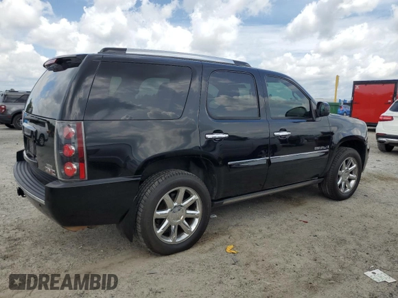 2007 GMC Yukon Denali z VIN 1GKFK63877J243158, wystawiony jako Copart lot #58711035 z przebiegiem 183 537 mil mil oraz Czysty tytuł • Clean title. Historia ofert i sprzedaży dostępna na DreamBid. Obrazek 3.