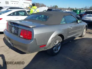2008 Ford Mustang Deluxe with VIN 1ZVHT84N285204745, listed as a IAAI auction lot 41696010 with 204,987 mi miles and . Bid and sale history available at carsss.com. Image 4.