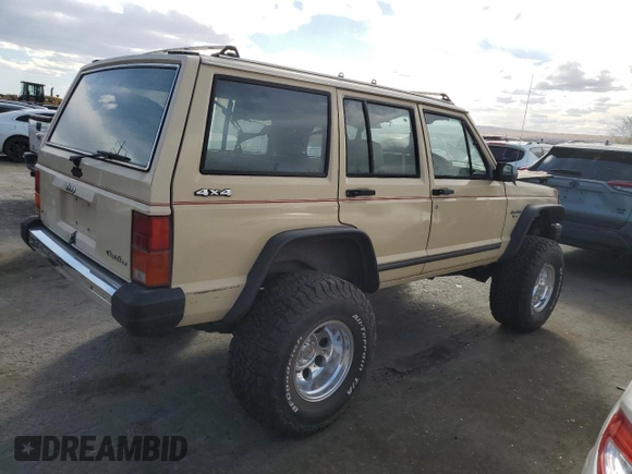1989 Jeep Cherokee with VIN 1J4FJ38L2KL462983, listed as a Copart auction lot 48012545 with Not provided miles and Salvage title. Bid and sale history available at DreamBid. Image 3.
