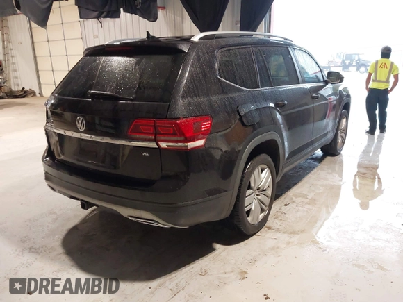 2019 Volkswagen Atlas SE with VIN 1V2WR2CA3KC603377, listed as a IAAI auction lot 42145332 with 137,553 mi miles and . Bid and sale history available at DreamBid. Image 4.