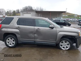 2011 GMC Terrain SLE-1 z VIN 2CTFLREC2B6390414, wystawiony jako IAAI lot #41898692 z przebiegiem 150 130 mil mil oraz . Historia ofert i sprzedaży dostępna na DreamBid. Obrazek 6.
