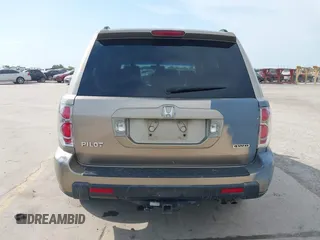 2006 Honda Pilot EX-L with VIN 5FNYF18586B028291, listed as a IAAI auction lot 42040904 with 217,038 mi miles and . Bid and sale history available at carsss.com. Image 17.