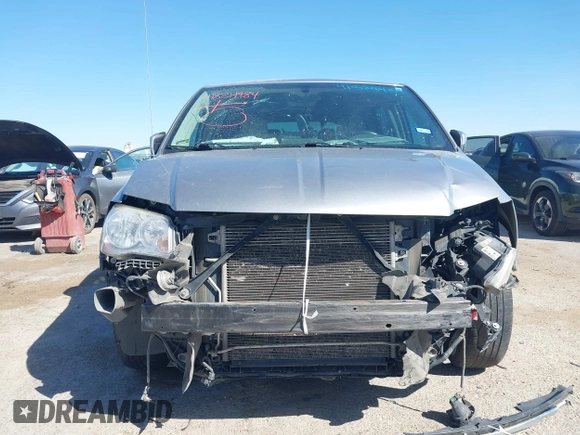 2014 Chrysler Town & Country Touring-L with VIN 2C4RC1CG7ER234517, listed as a IAAI auction lot 41824484 with 190,245 mi miles. Bid and sale history available at carsss.com. Image 13.