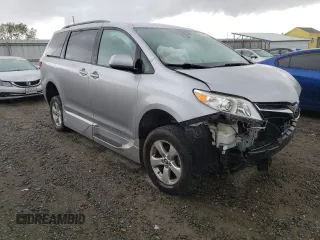 2018 Toyota Sienna LE Auto Access Seat with VIN 5TDKZ3DC6JS944274, listed as a Copart auction lot 51341315 with 49,036 mi miles and Salvage Title. Bid and sale history available at DreamBid. Image 4.
