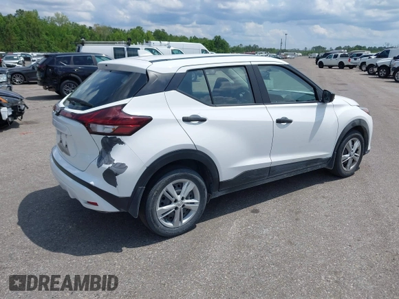 2022 Nissan Kicks S z VIN 3N1CP5BV3NL503498, wystawiony jako IAAI lot #42203907 z przebiegiem 30 139 mil mil oraz . Historia ofert i sprzedaży dostępna na DreamBid. Obrazek 4.